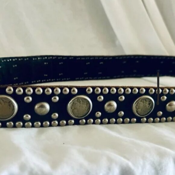 Mens Studded Black Leather Belt with Indian Head Conchos - Picture 6 of 7